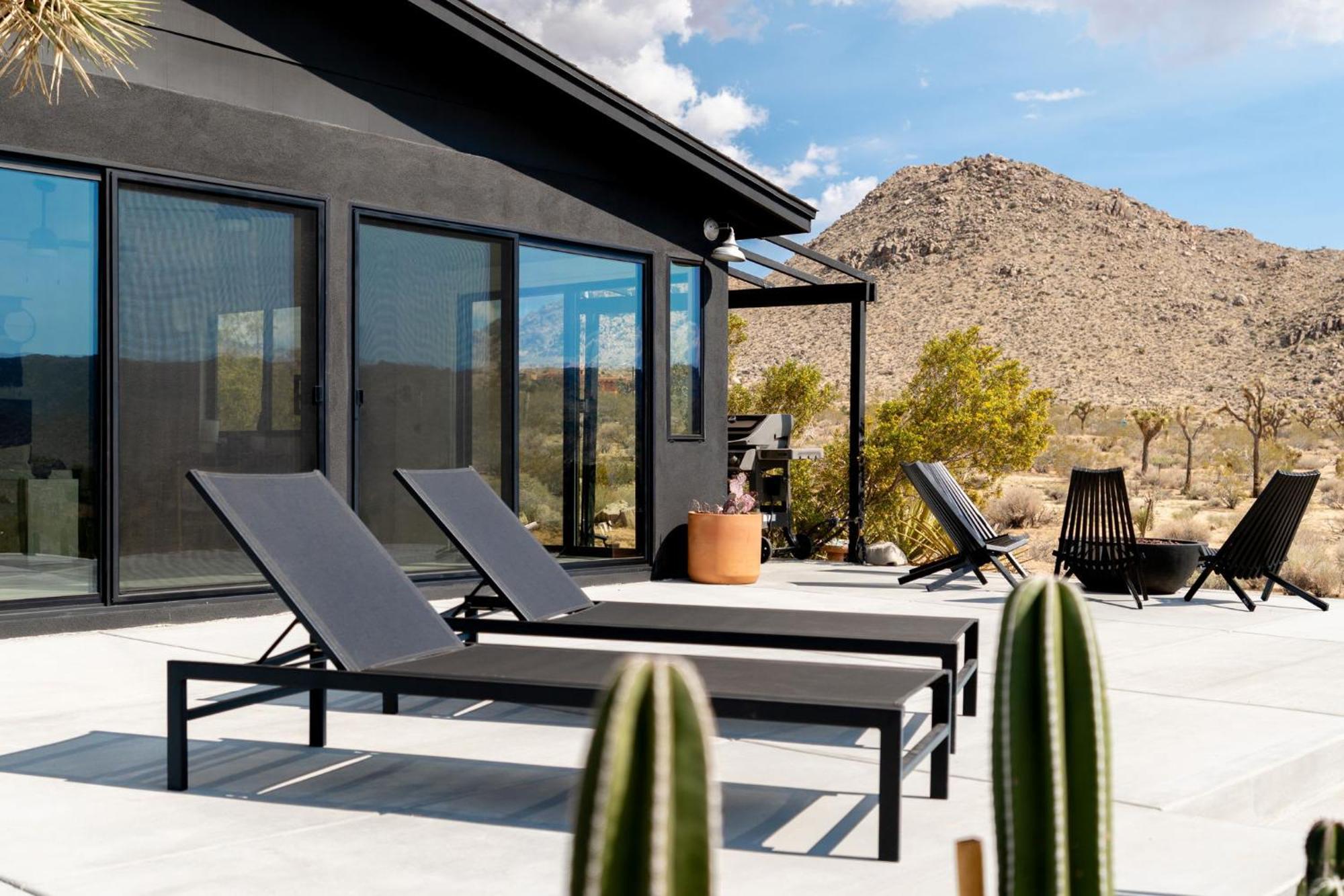 Sacred Haven L Cabin W Cowboy Pool At Park Entrance Joshua Tree Eksteriør billede
